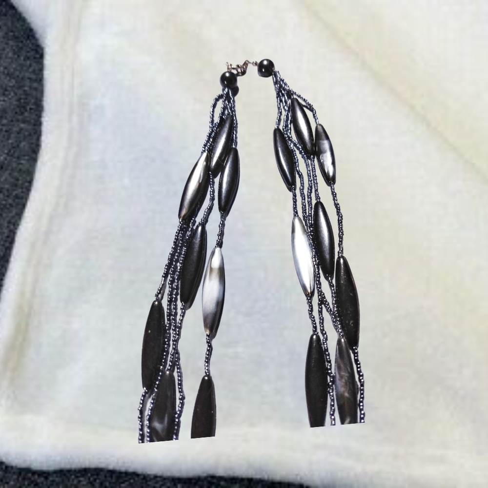 ✓10/$20. Multilayered Black Necklace - Picture 2 of 4